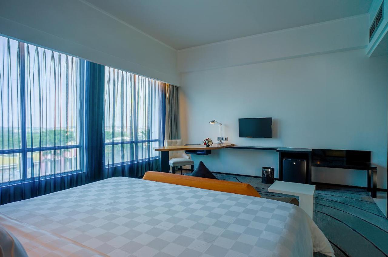 Artotel Ts Suites Surabaya Luaran gambar