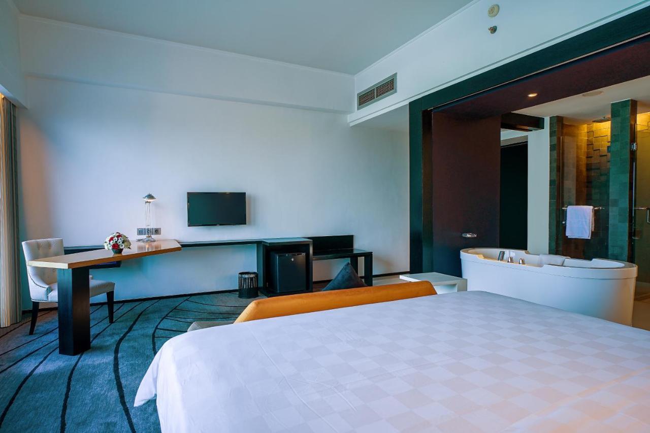 Artotel Ts Suites Surabaya Luaran gambar