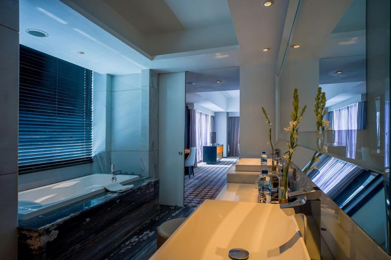 Artotel Ts Suites Surabaya Luaran gambar