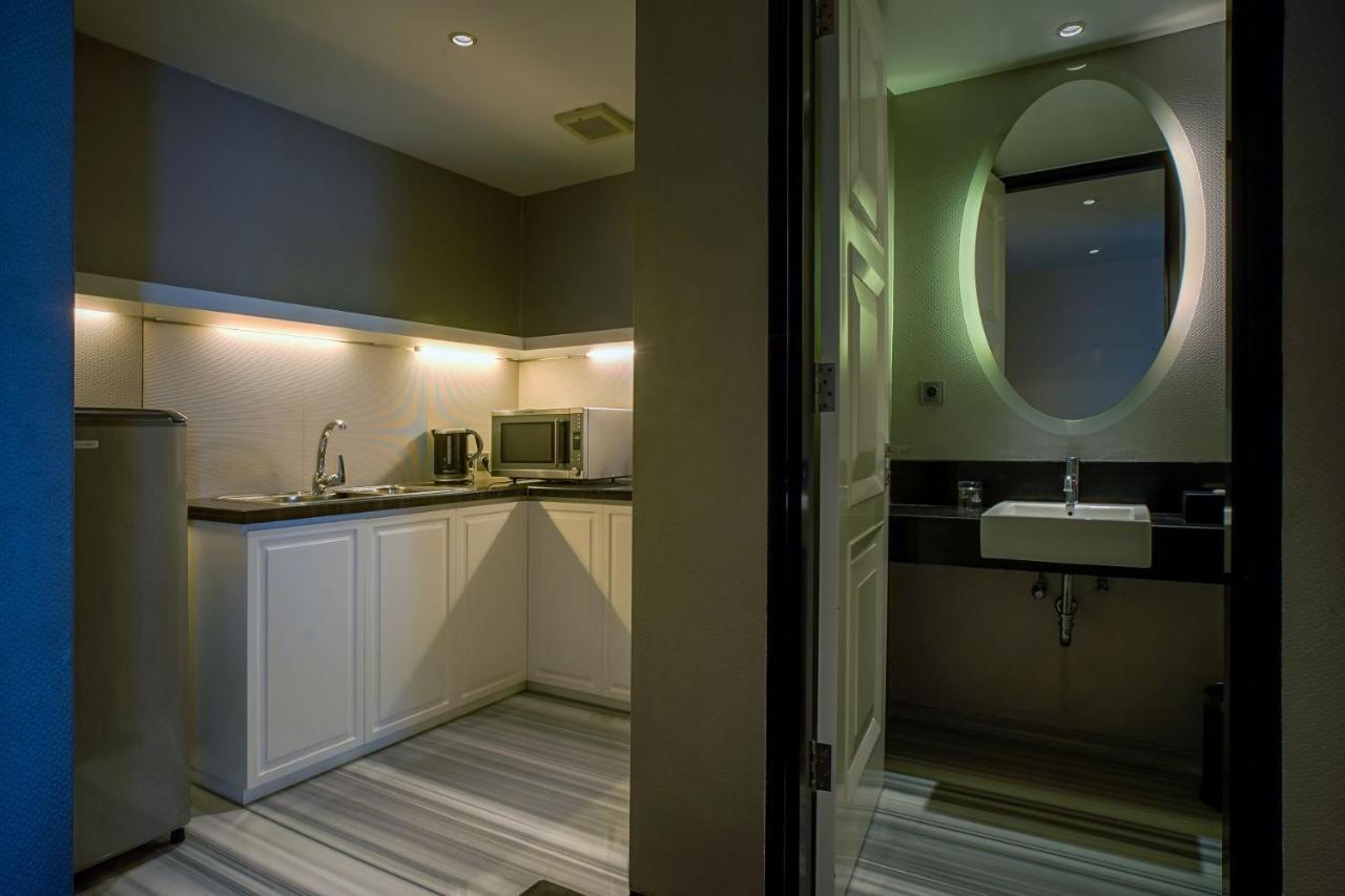 Artotel Ts Suites Surabaya Luaran gambar