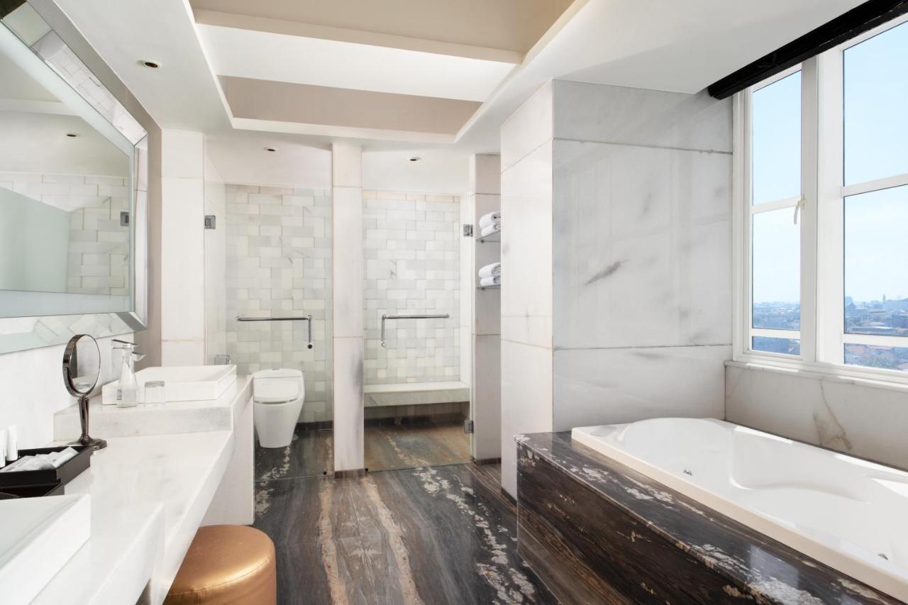 Artotel Ts Suites Surabaya Luaran gambar